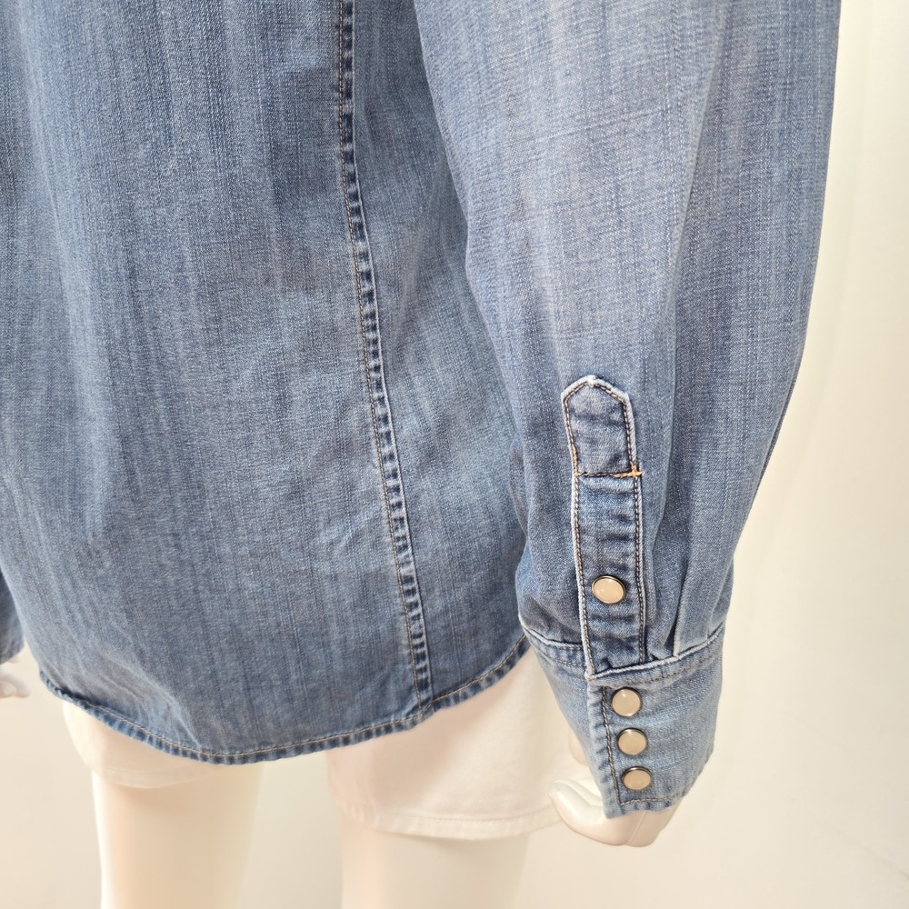 J Crew Denim Shirt Size M Womens Pearl Snap Down Long Sleeve Western Preppy - Picture 6 of 10
